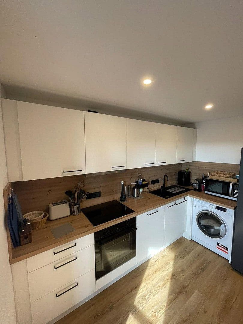 Pronájem bytu 3+1 66 m², Nürnberger Straße 18, Heroldsberg, Bavorsko Pronájem bytu 3+1 66 m², Nürnberger Straße 18, Heroldsberg, Bavorsko