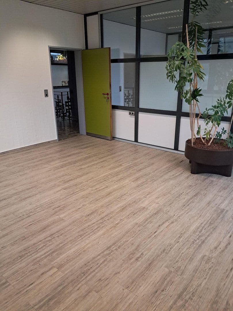 Pronájem kanceláře 320 m², Bühlinger Strassse 56, Neustadt (Wied), Porýní-Falc Pronájem kanceláře 320 m², Bühlinger Strassse 56, Neustadt (Wied), Porýní-Falc