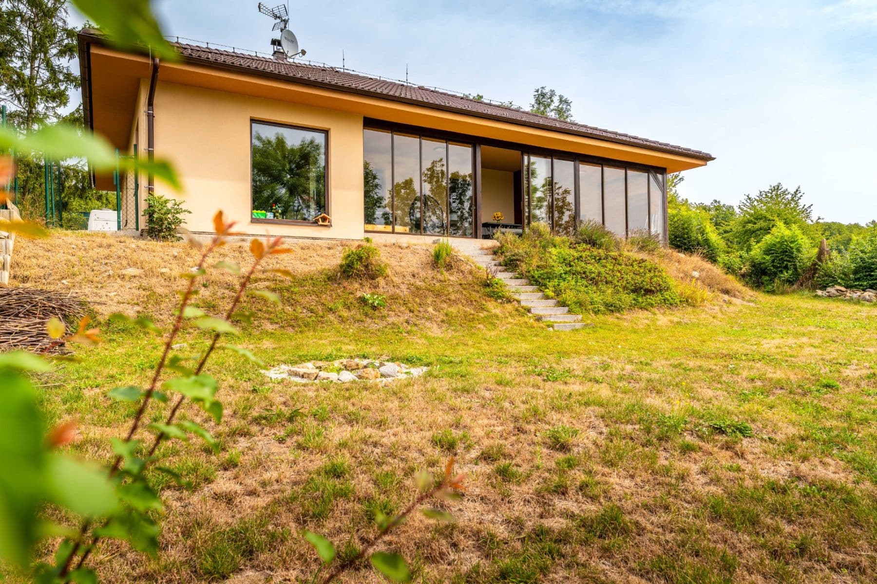 Prodej domu 132 m², pozemek 899 m², Nedabyle, Jihočeský kraj Prodej domu 132 m², pozemek 899 m², Nedabyle, Jihočeský kraj