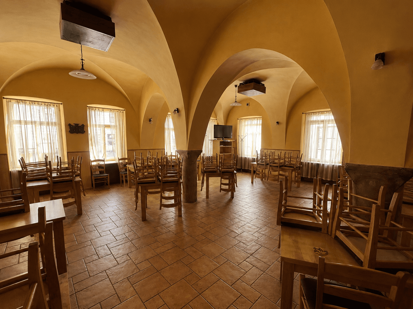 Prodej nebytového prostoru 1.192 m², náměstí Míru, Slavonice, Jihočeský kraj Prodej nebytového prostoru 1.192 m², náměstí Míru, Slavonice, Jihočeský kraj