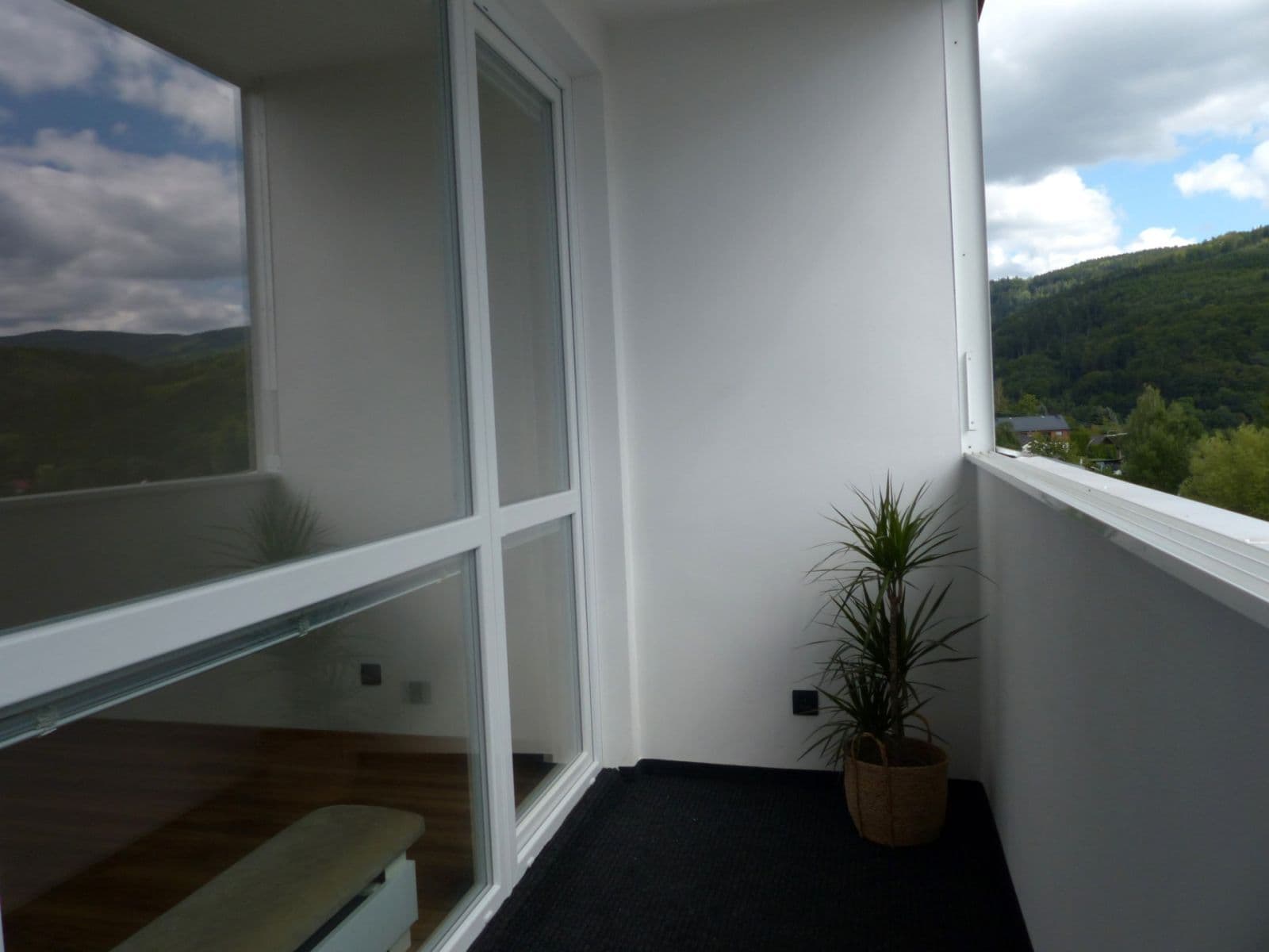 Prodej bytu 3+1 80 m², Velké Hamry, Liberecký kraj Prodej bytu 3+1 80 m², Velké Hamry, Liberecký kraj