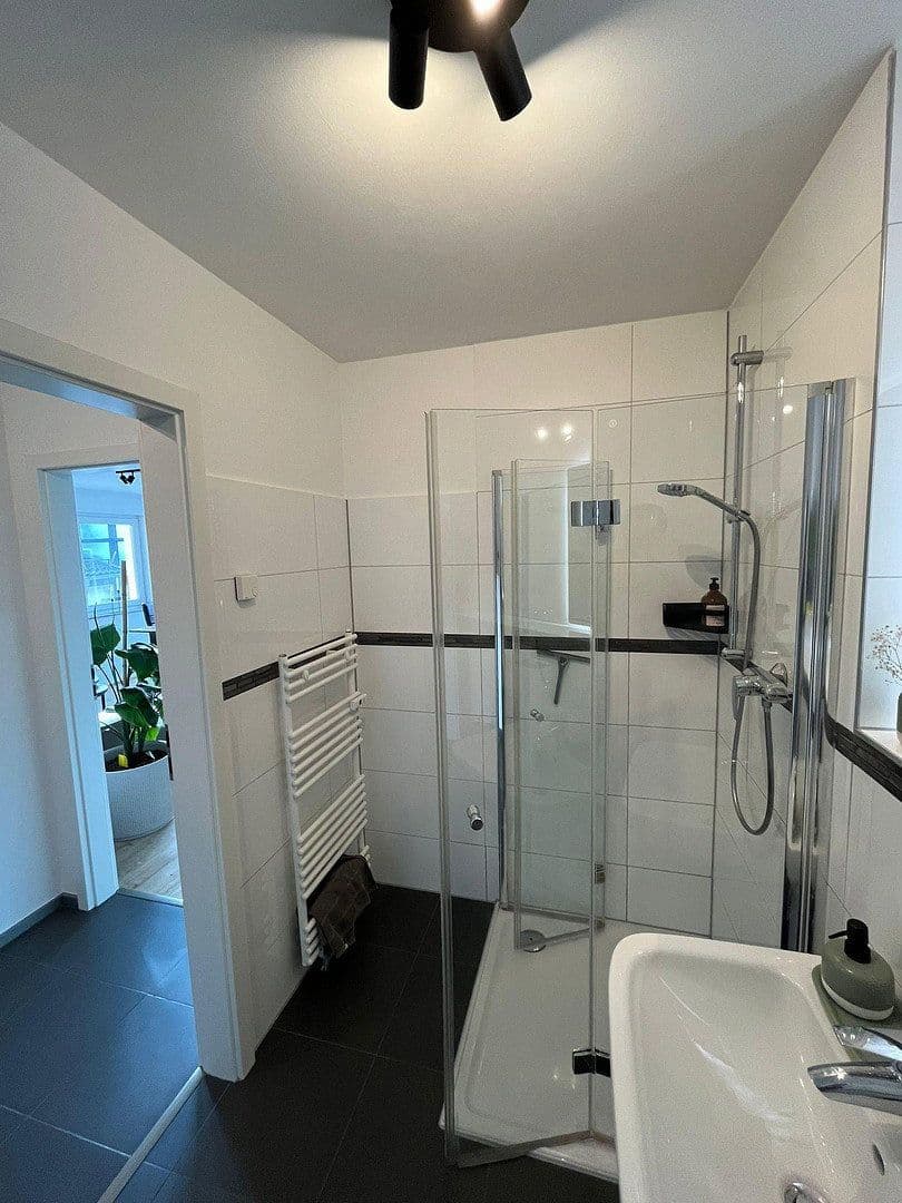 Pronájem bytu 4+1 96 m², Danziger Straße 1, Wermelskirchen, Severní Porýní-Vestfálsko Pronájem bytu 4+1 96 m², Danziger Straße 1, Wermelskirchen, Severní Porýní-Vestfálsko