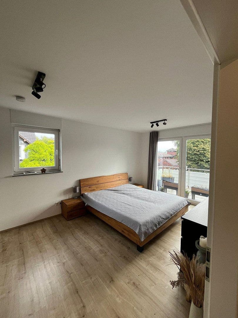 Pronájem bytu 4+1 96 m², Danziger Straße 1, Wermelskirchen, Severní Porýní-Vestfálsko Pronájem bytu 4+1 96 m², Danziger Straße 1, Wermelskirchen, Severní Porýní-Vestfálsko
