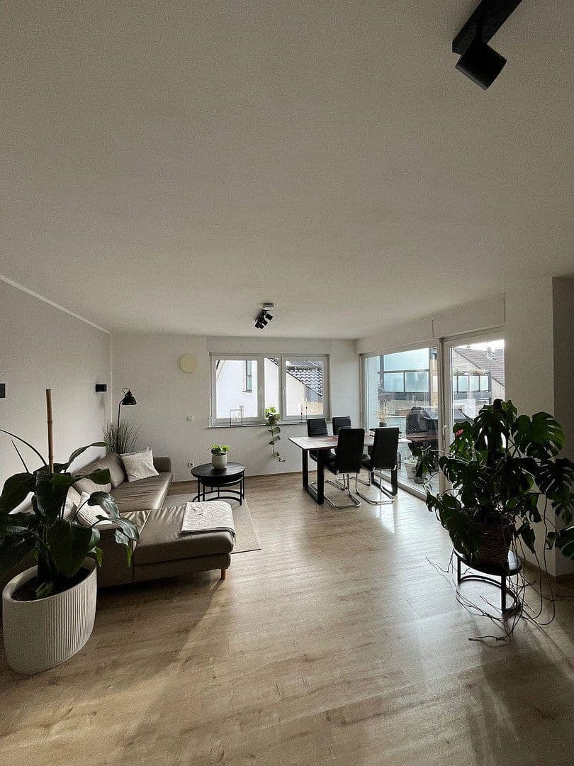 Pronájem bytu 4+1 96 m², Danziger Straße 1, Wermelskirchen, Severní Porýní-Vestfálsko Pronájem bytu 4+1 96 m², Danziger Straße 1, Wermelskirchen, Severní Porýní-Vestfálsko