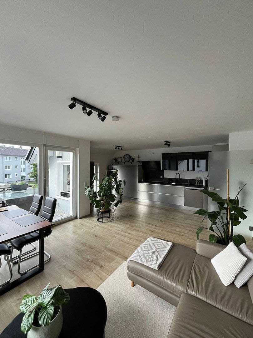 Pronájem bytu 4+1 96 m², Danziger Straße 1, Wermelskirchen, Severní Porýní-Vestfálsko Pronájem bytu 4+1 96 m², Danziger Straße 1, Wermelskirchen, Severní Porýní-Vestfálsko