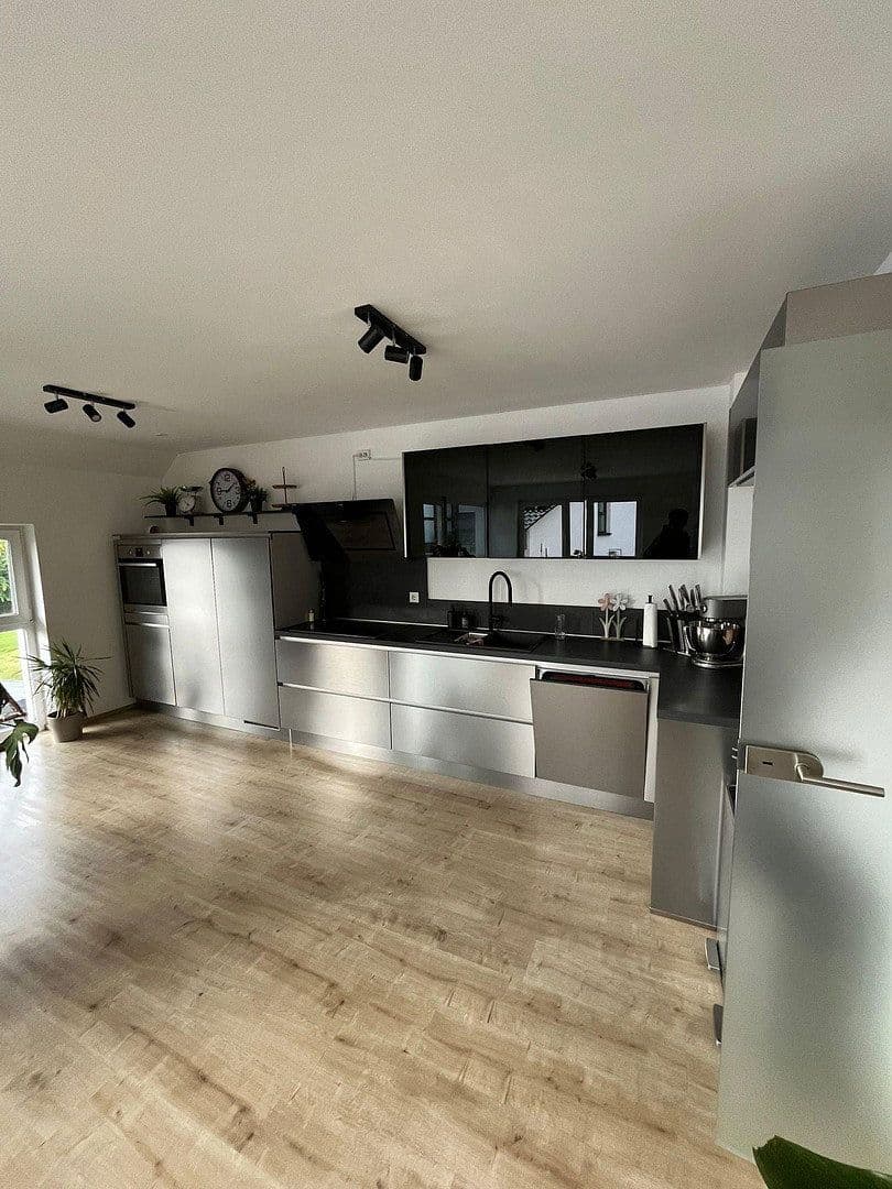 Pronájem bytu 4+1 96 m², Danziger Straße 1, Wermelskirchen, Severní Porýní-Vestfálsko Pronájem bytu 4+1 96 m², Danziger Straße 1, Wermelskirchen, Severní Porýní-Vestfálsko