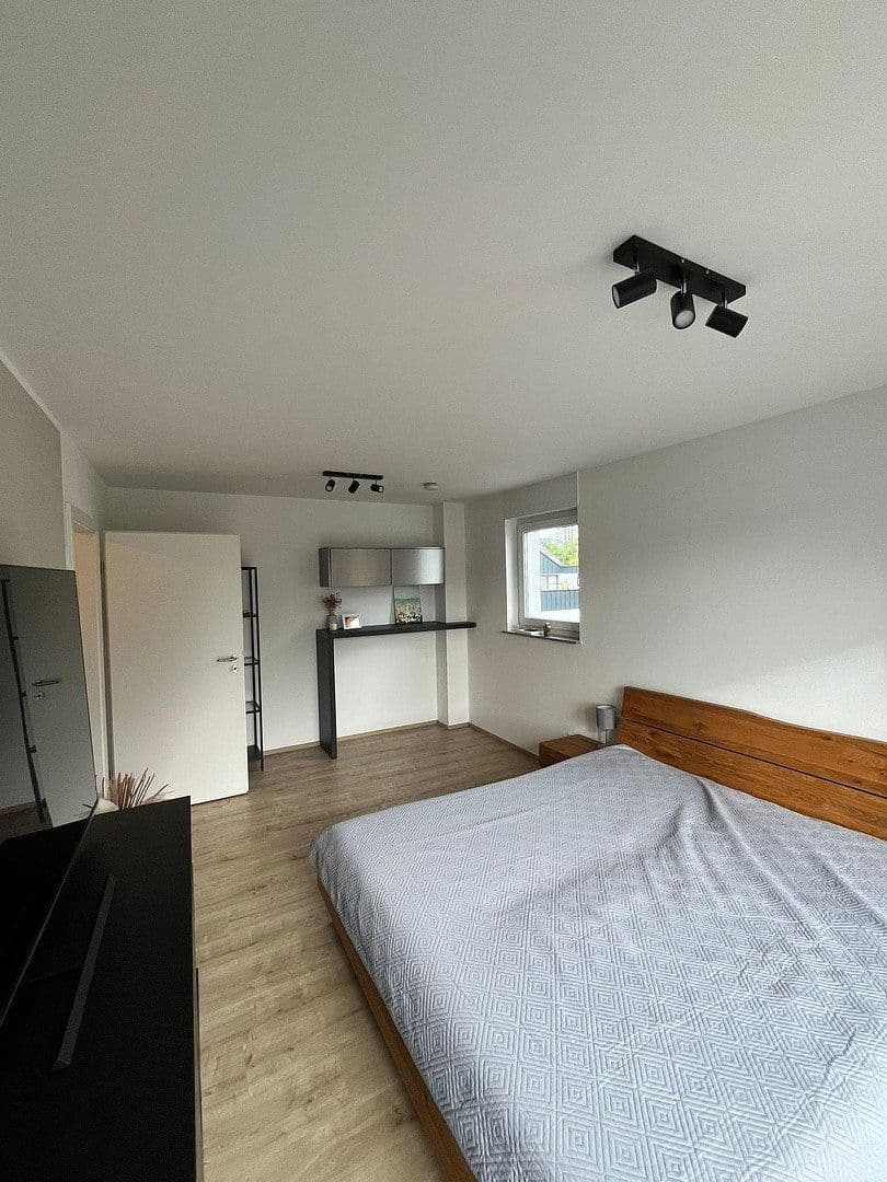 Pronájem bytu 4+1 96 m², Danziger Straße 1, Wermelskirchen, Severní Porýní-Vestfálsko Pronájem bytu 4+1 96 m², Danziger Straße 1, Wermelskirchen, Severní Porýní-Vestfálsko