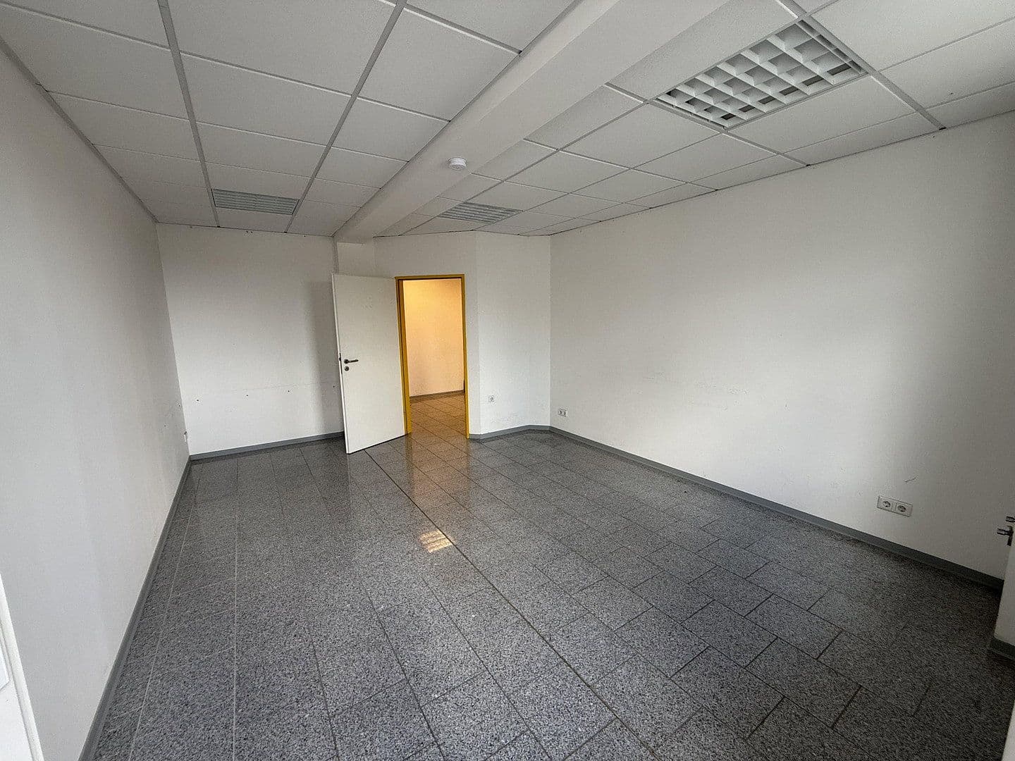 Pronájem kanceláře 195 m², Melanchthonstraße 5, Krefeld, Severní Porýní-Vestfálsko Pronájem kanceláře 195 m², Melanchthonstraße 5, Krefeld, Severní Porýní-Vestfálsko