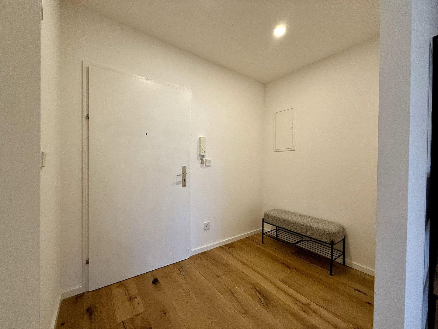Pronájem bytu 1+1 33 m², Frankfurt am Main, Hessen Pronájem bytu 1+1 33 m², Frankfurt am Main, Hessen