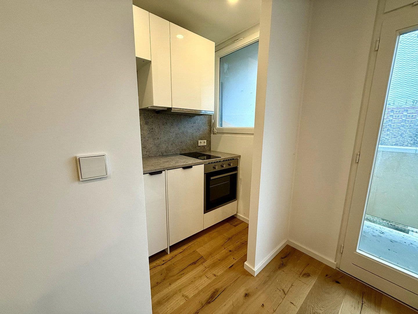 Pronájem bytu 1+1 33 m², Frankfurt am Main, Hessen Pronájem bytu 1+1 33 m², Frankfurt am Main, Hessen
