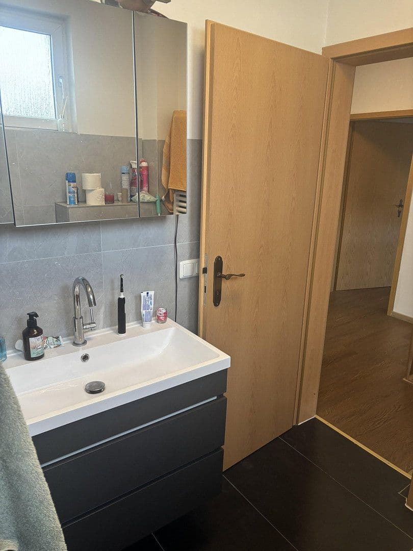 Prodej domu 95 m², pozemek 455 m², Rheinstraße 52, Ingelheim am Rhein, Porýní-Falc Prodej domu 95 m², pozemek 455 m², Rheinstraße 52, Ingelheim am Rhein, Porýní-Falc