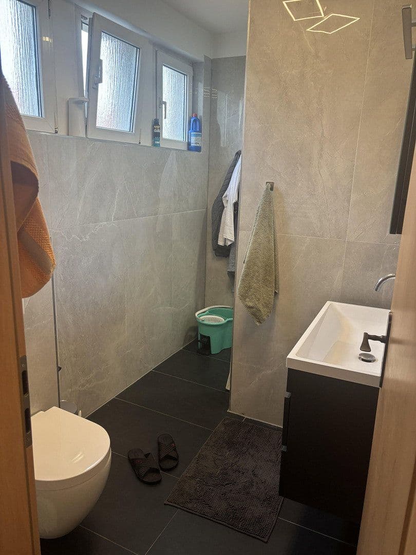 Prodej domu 95 m², pozemek 455 m², Rheinstraße 52, Ingelheim am Rhein, Porýní-Falc Prodej domu 95 m², pozemek 455 m², Rheinstraße 52, Ingelheim am Rhein, Porýní-Falc