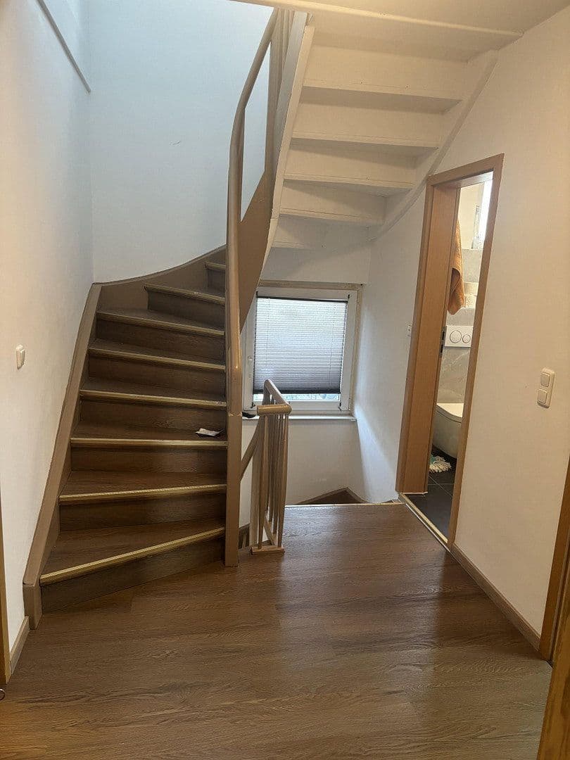 Prodej domu 95 m², pozemek 455 m², Rheinstraße 52, Ingelheim am Rhein, Porýní-Falc Prodej domu 95 m², pozemek 455 m², Rheinstraße 52, Ingelheim am Rhein, Porýní-Falc
