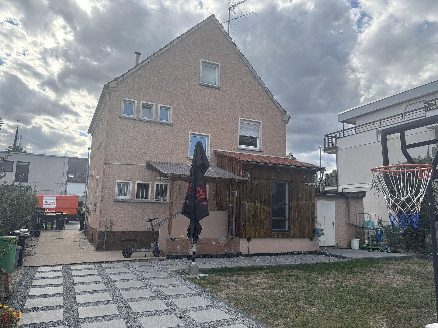 Prodej domu 95 m², pozemek 455 m², Rheinstraße 52, Ingelheim am Rhein, Porýní-Falc Prodej domu 95 m², pozemek 455 m², Rheinstraße 52, Ingelheim am Rhein, Porýní-Falc