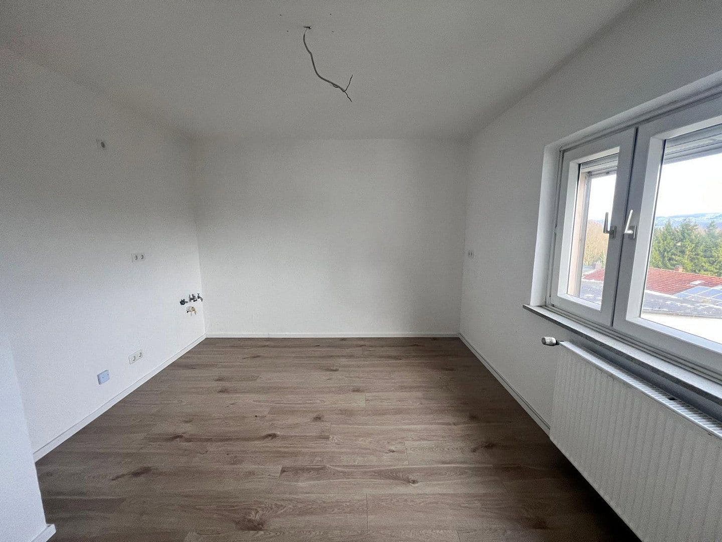 Prodej domu 184 m², pozemek 750 m², Hachenburger Straße 4, Müschenbach, Porýní-Falc Prodej domu 184 m², pozemek 750 m², Hachenburger Straße 4, Müschenbach, Porýní-Falc