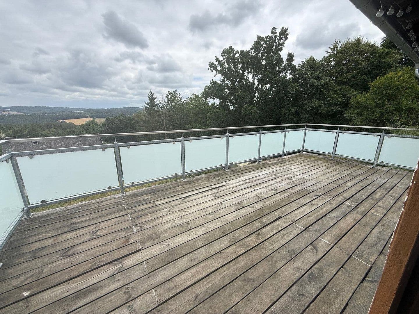 Prodej domu 184 m², pozemek 750 m², Hachenburger Straße 4, Müschenbach, Porýní-Falc Prodej domu 184 m², pozemek 750 m², Hachenburger Straße 4, Müschenbach, Porýní-Falc