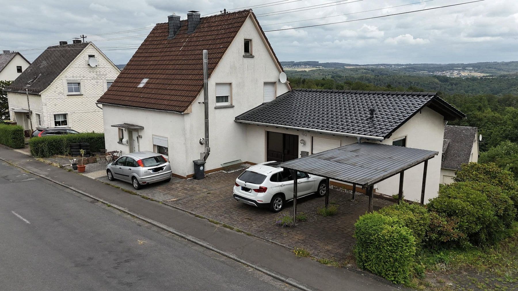 Prodej domu 184 m², pozemek 750 m², Hachenburger Straße 4, Müschenbach, Porýní-Falc Prodej domu 184 m², pozemek 750 m², Hachenburger Straße 4, Müschenbach, Porýní-Falc