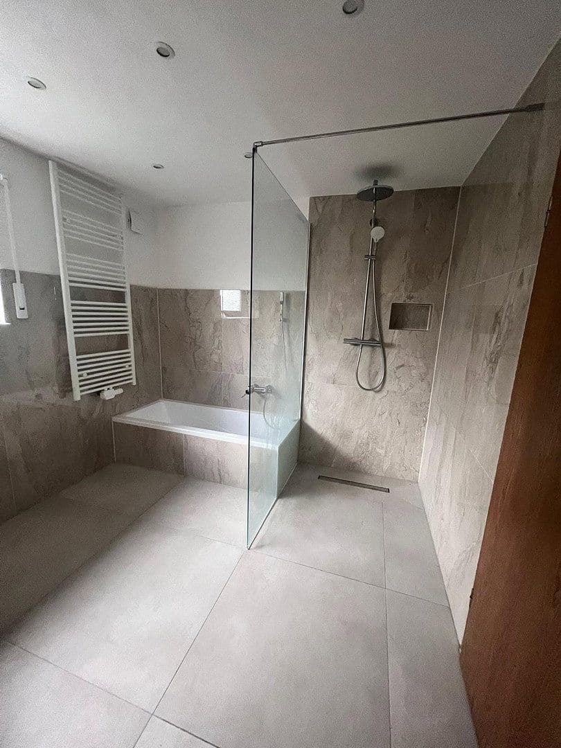 Prodej domu 184 m², pozemek 750 m², Hachenburger Straße 4, Müschenbach, Porýní-Falc Prodej domu 184 m², pozemek 750 m², Hachenburger Straße 4, Müschenbach, Porýní-Falc