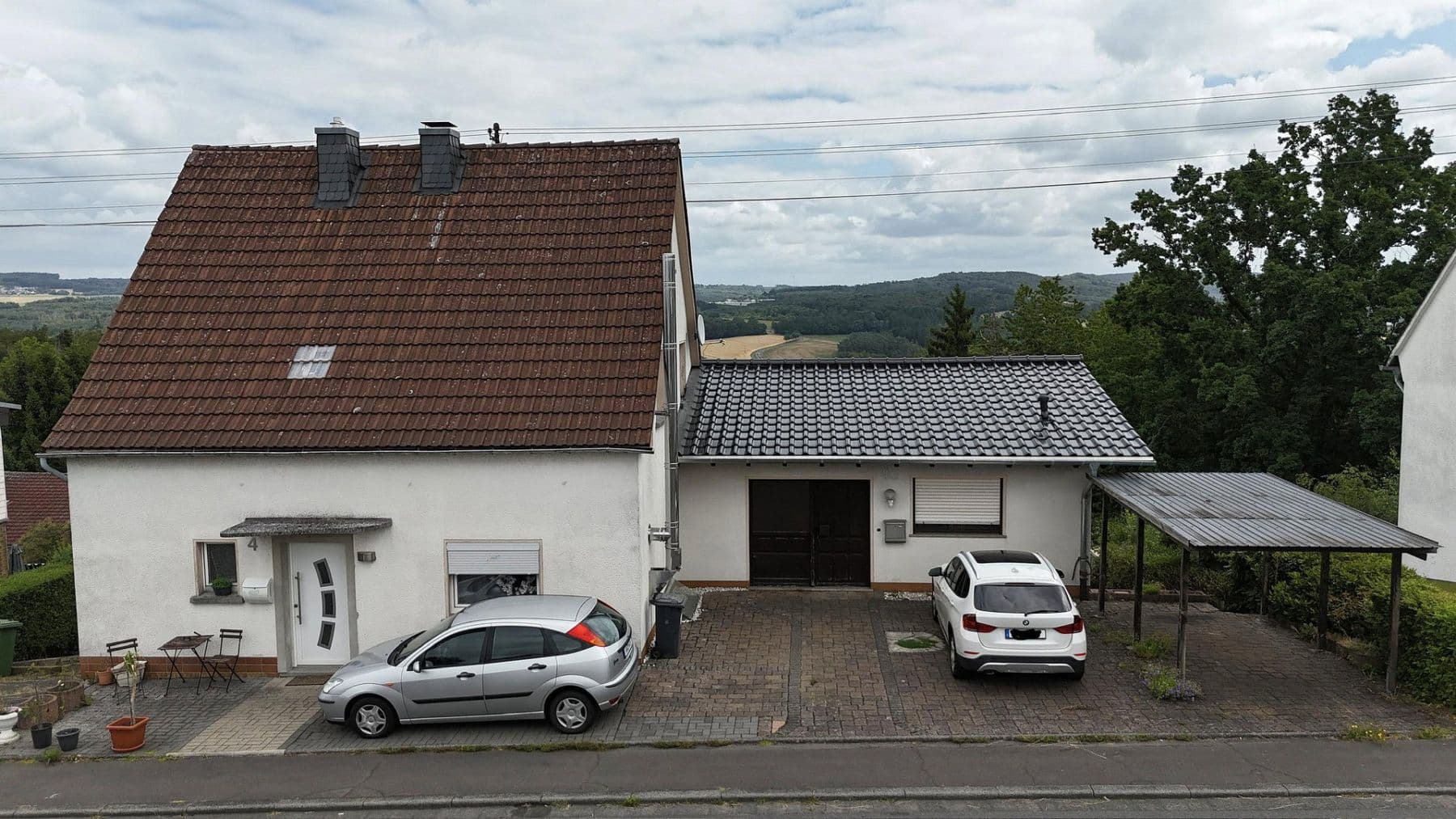Prodej domu 184 m², pozemek 750 m², Hachenburger Straße 4, Müschenbach, Porýní-Falc Prodej domu 184 m², pozemek 750 m², Hachenburger Straße 4, Müschenbach, Porýní-Falc