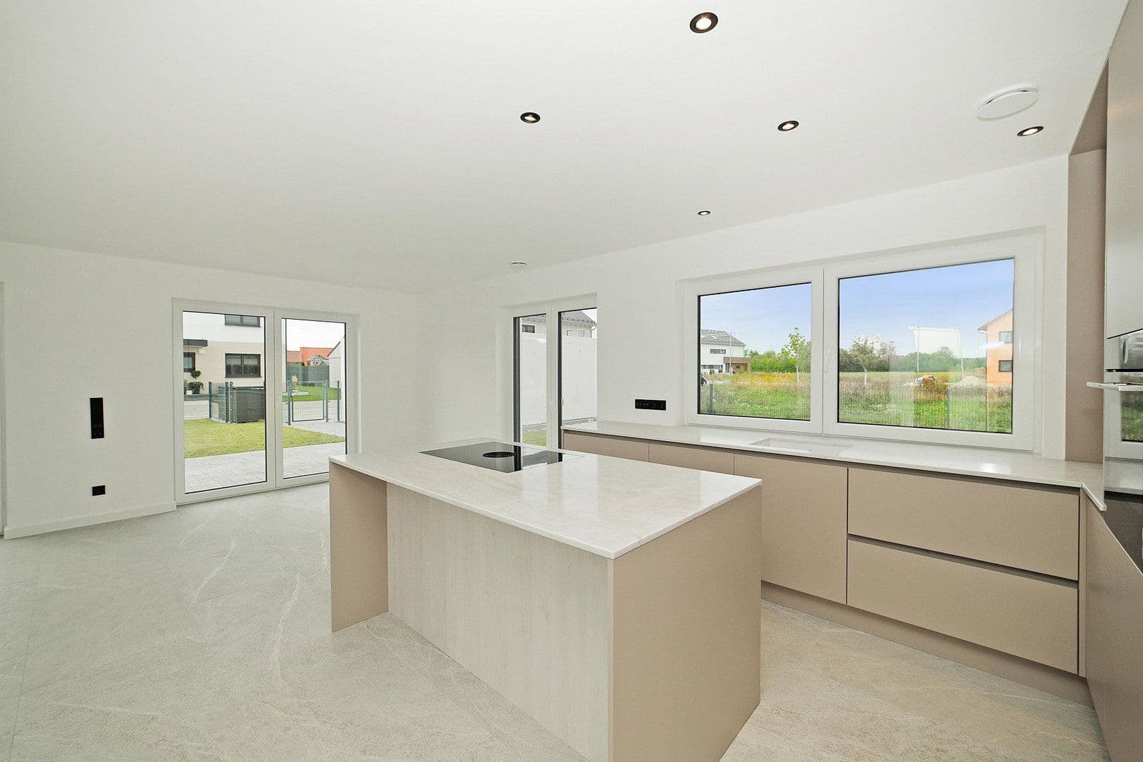 Prodej domu 164 m², pozemek 602 m², Zimmererweg 3, Bergkirchen, Bavorsko Prodej domu 164 m², pozemek 602 m², Zimmererweg 3, Bergkirchen, Bavorsko