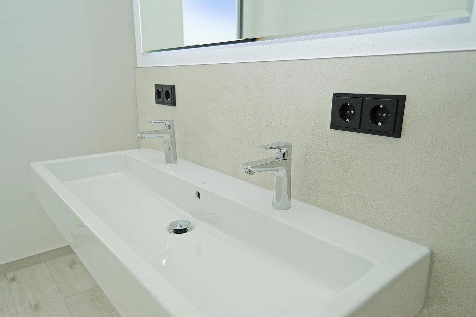 Prodej domu 164 m², pozemek 602 m², Zimmererweg 3, Bergkirchen, Bavorsko Prodej domu 164 m², pozemek 602 m², Zimmererweg 3, Bergkirchen, Bavorsko