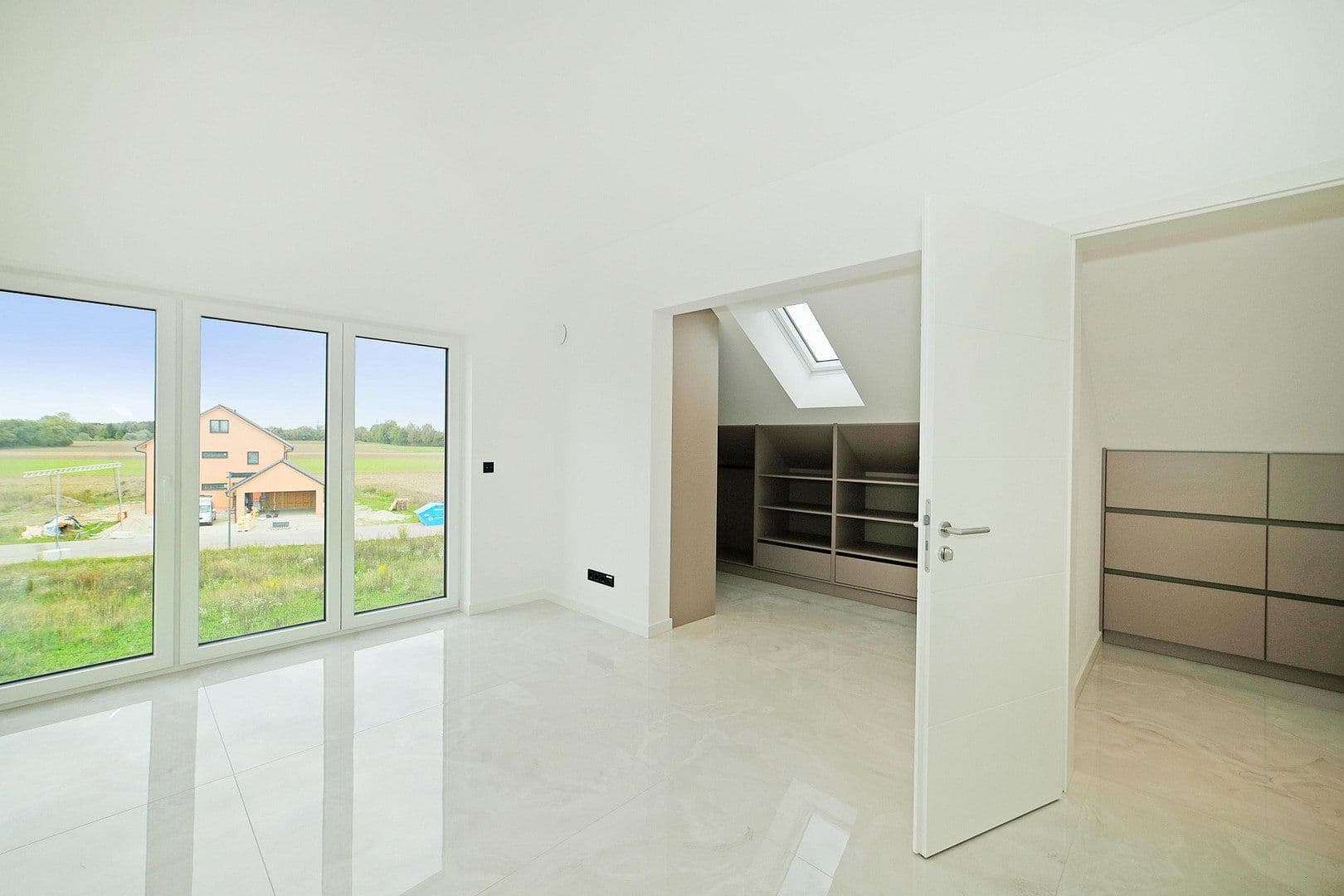 Prodej domu 164 m², pozemek 602 m², Zimmererweg 3, Bergkirchen, Bavorsko Prodej domu 164 m², pozemek 602 m², Zimmererweg 3, Bergkirchen, Bavorsko