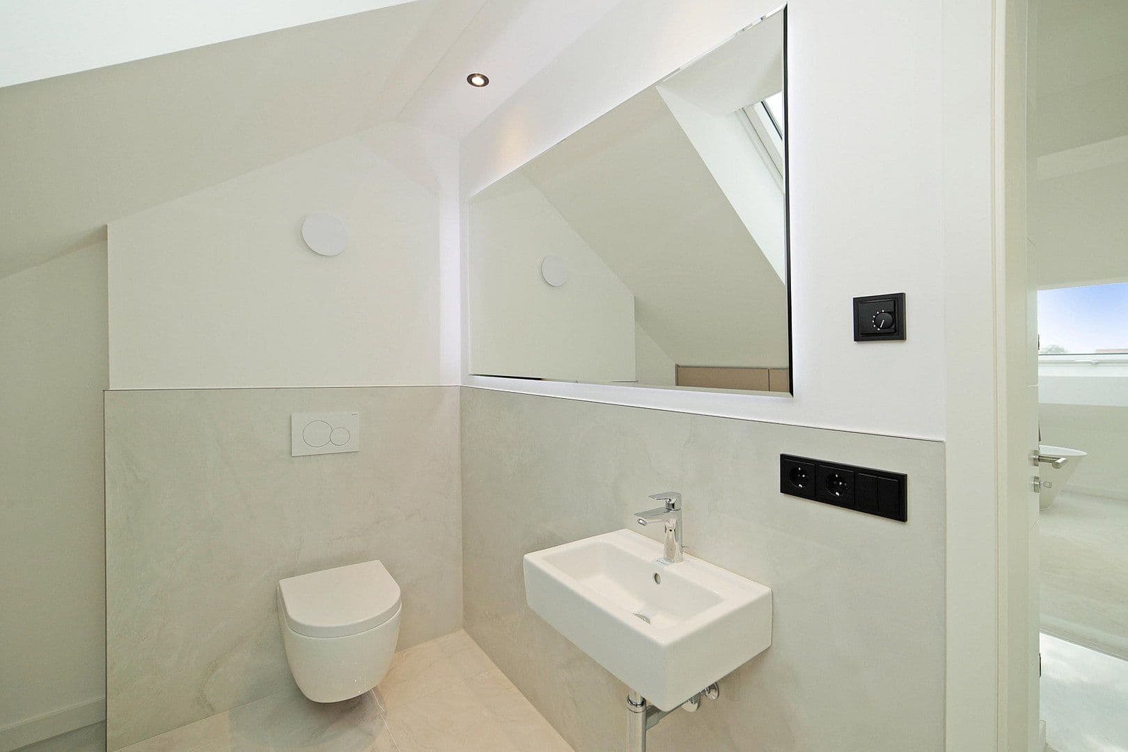 Prodej domu 164 m², pozemek 602 m², Zimmererweg 3, Bergkirchen, Bavorsko Prodej domu 164 m², pozemek 602 m², Zimmererweg 3, Bergkirchen, Bavorsko