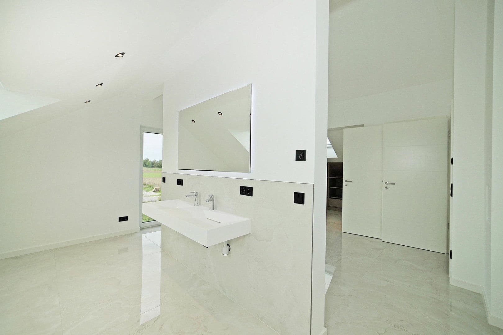 Prodej domu 164 m², pozemek 602 m², Zimmererweg 3, Bergkirchen, Bavorsko Prodej domu 164 m², pozemek 602 m², Zimmererweg 3, Bergkirchen, Bavorsko
