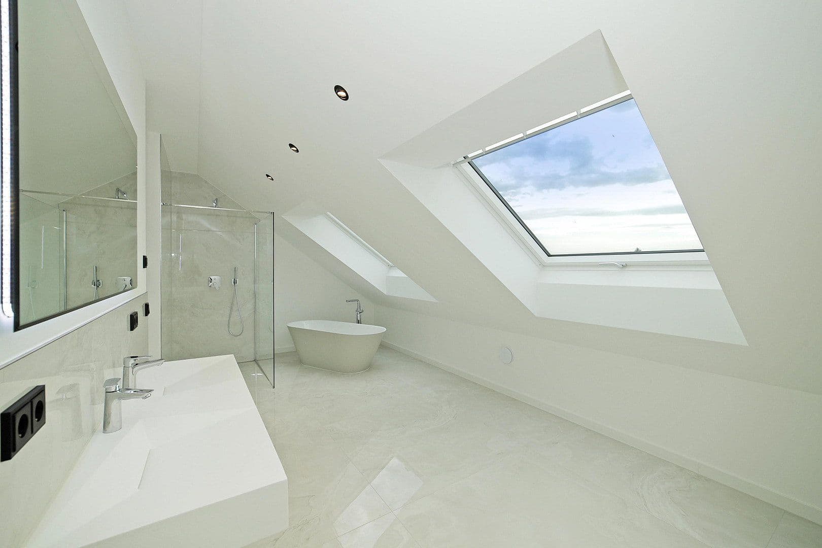 Prodej domu 164 m², pozemek 602 m², Zimmererweg 3, Bergkirchen, Bavorsko Prodej domu 164 m², pozemek 602 m², Zimmererweg 3, Bergkirchen, Bavorsko