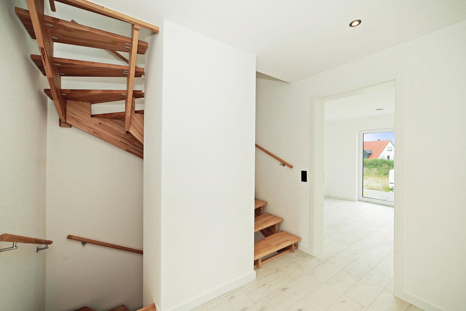 Prodej domu 164 m², pozemek 602 m², Zimmererweg 3, Bergkirchen, Bavorsko Prodej domu 164 m², pozemek 602 m², Zimmererweg 3, Bergkirchen, Bavorsko