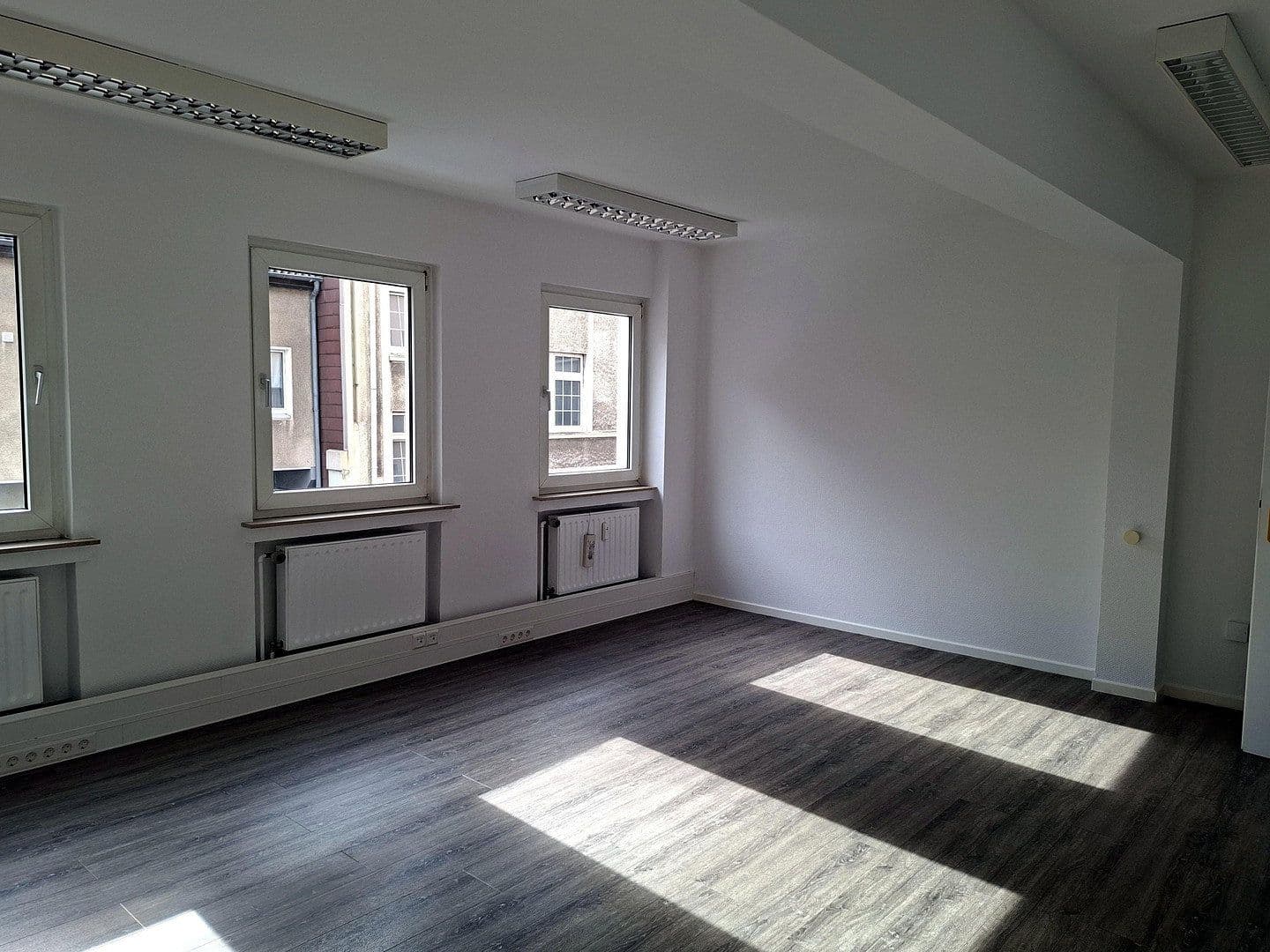 Pronájem kanceláře 120 m², Wüstenhöfer Str. 230, Essen, Severní Porýní-Vestfálsko Pronájem kanceláře 120 m², Wüstenhöfer Str. 230, Essen, Severní Porýní-Vestfálsko