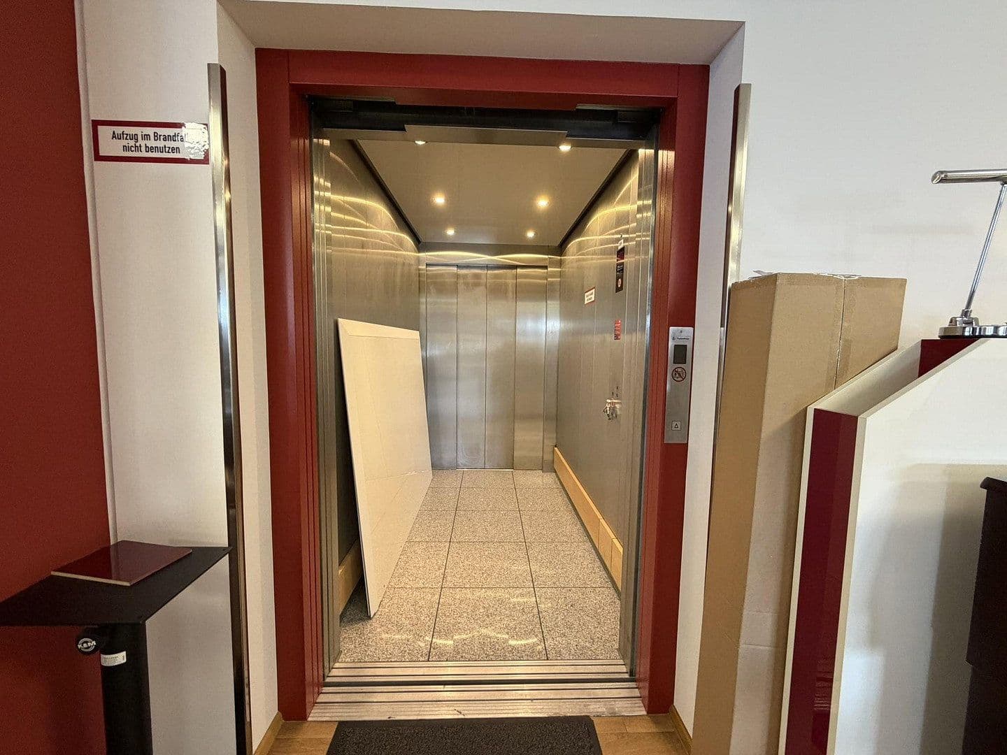 Prodej nebytového prostoru 2.277 m², Waldstraße 1a, Heusenstamm, Hessen Prodej nebytového prostoru 2.277 m², Waldstraße 1a, Heusenstamm, Hessen