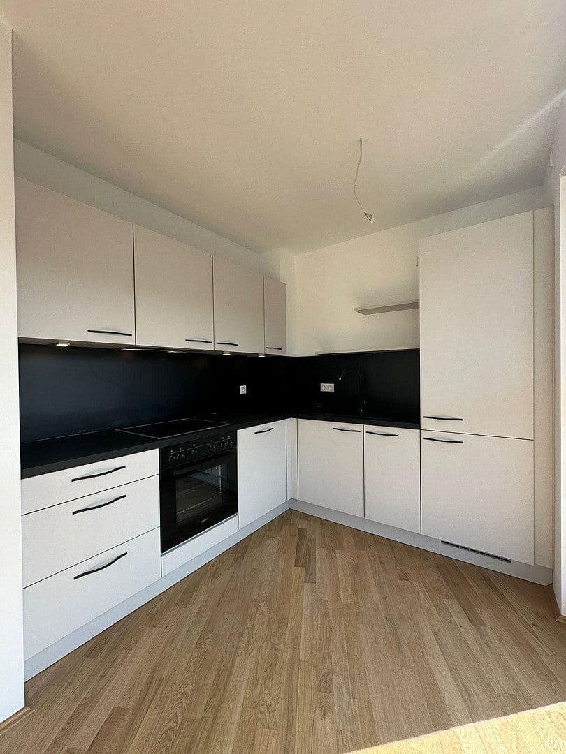 Pronájem bytu 1+1 43 m², Ludwig-Feuerbach Str. 4, Nuernberg, Bavorsko Pronájem bytu 1+1 43 m², Ludwig-Feuerbach Str. 4, Nuernberg, Bavorsko