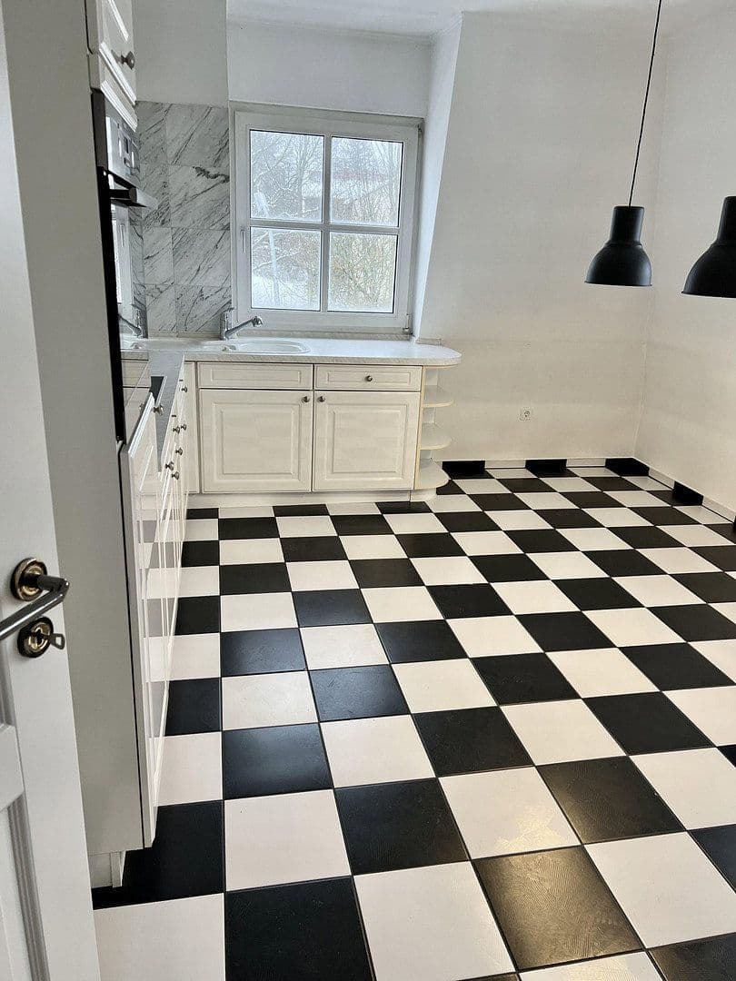 Pronájem bytu 2+1 78 m², Äußere Bayreuther Str. 45, Hof, Bavorsko Pronájem bytu 2+1 78 m², Äußere Bayreuther Str. 45, Hof, Bavorsko