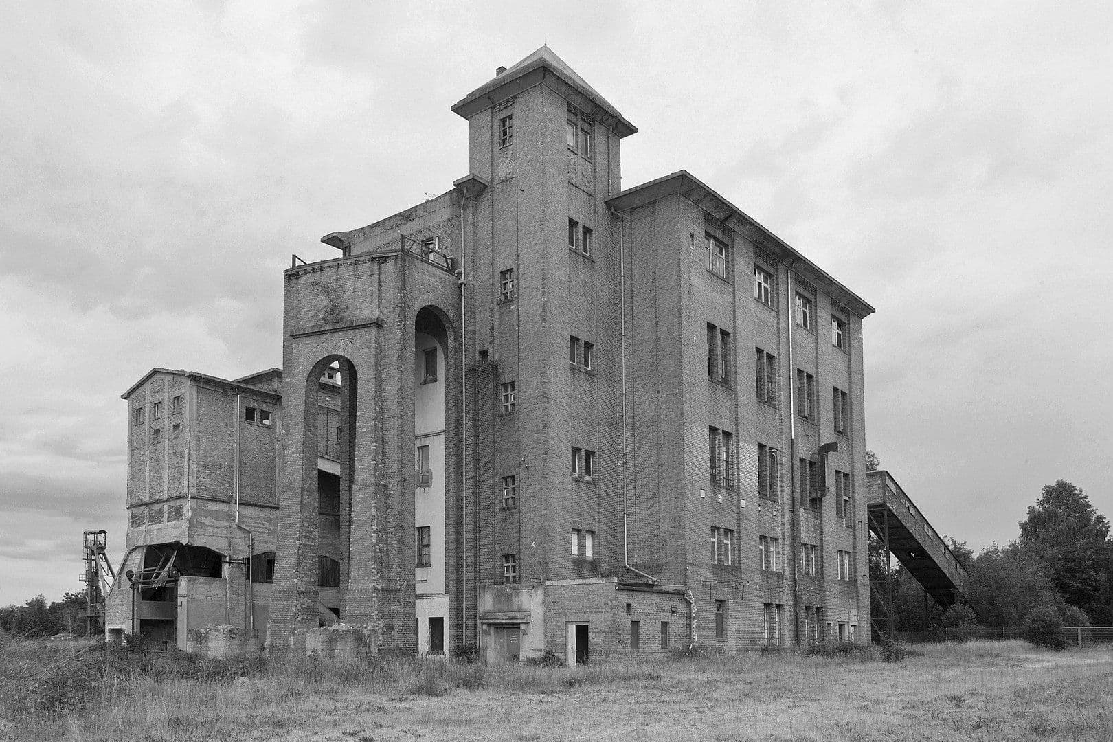 Prodej nebytového prostoru 7.655 m², Zhořelec, Sasko Prodej nebytového prostoru 7.655 m², Zhořelec, Sasko
