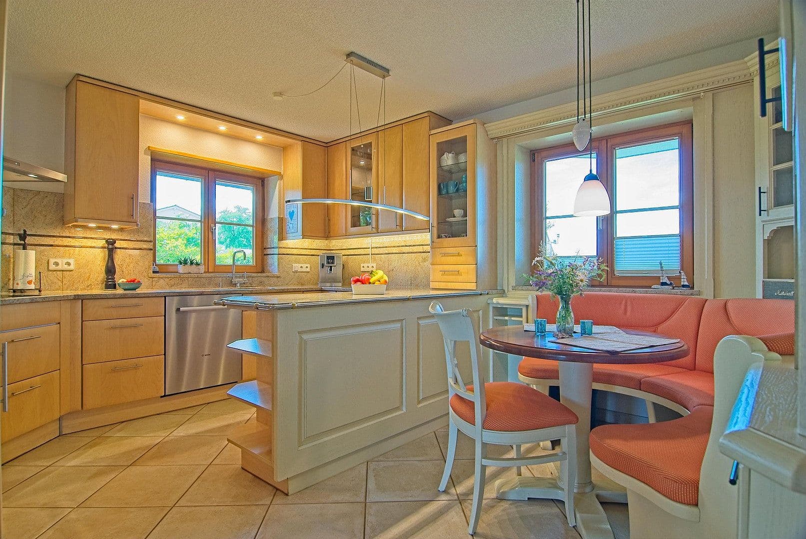 Prodej domu 262 m², pozemek 2.149 m², Wutach, Bádensko-Württembersko Prodej domu 262 m², pozemek 2.149 m², Wutach, Bádensko-Württembersko