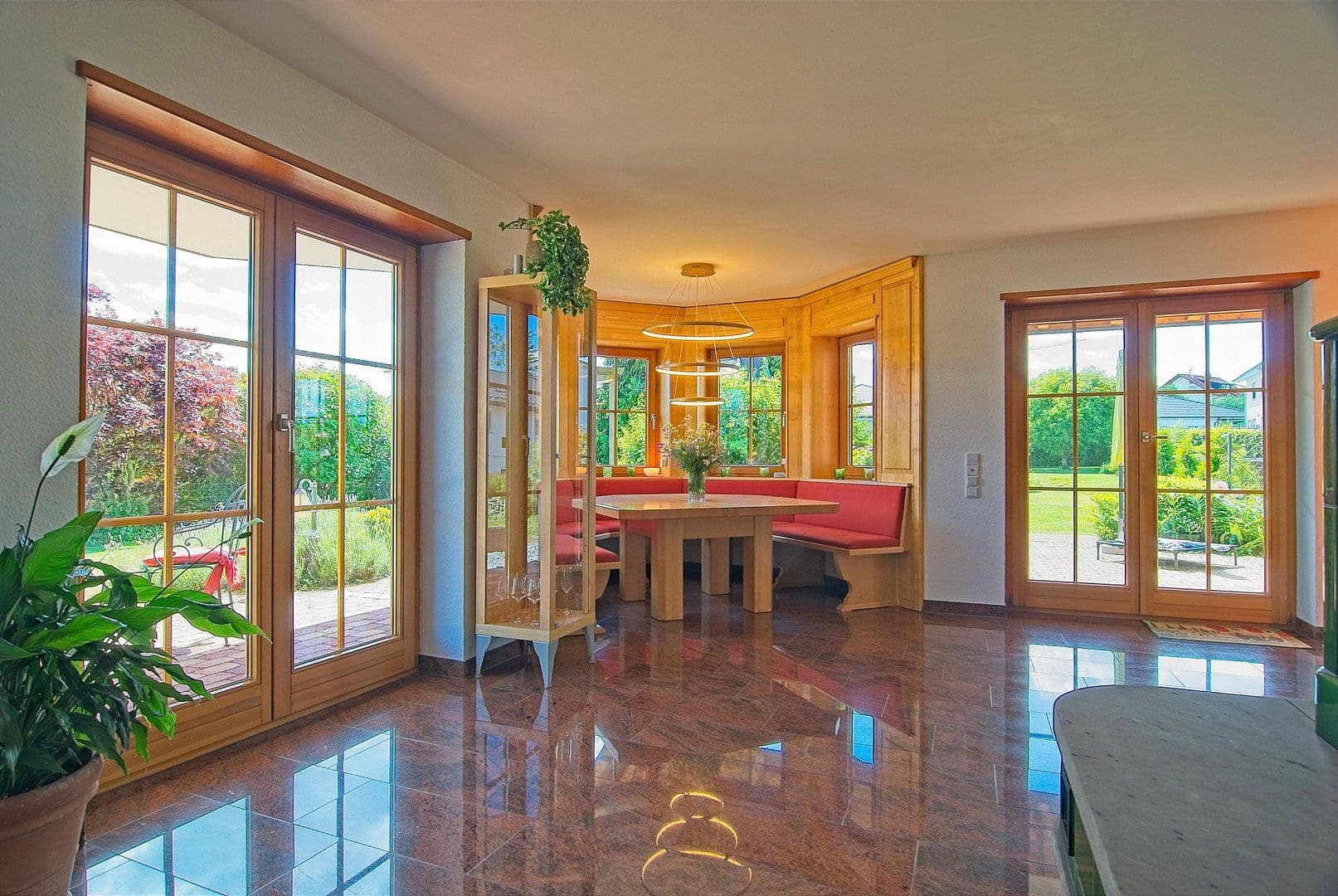 Prodej domu 262 m², pozemek 2.149 m², Wutach, Bádensko-Württembersko Prodej domu 262 m², pozemek 2.149 m², Wutach, Bádensko-Württembersko