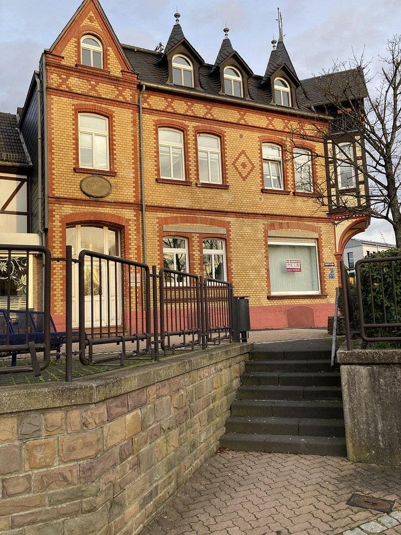 Prodej domu 453 m², pozemek 224 m², Hauptstraße 55, Asbach, Porýní-Falc Prodej domu 453 m², pozemek 224 m², Hauptstraße 55, Asbach, Porýní-Falc