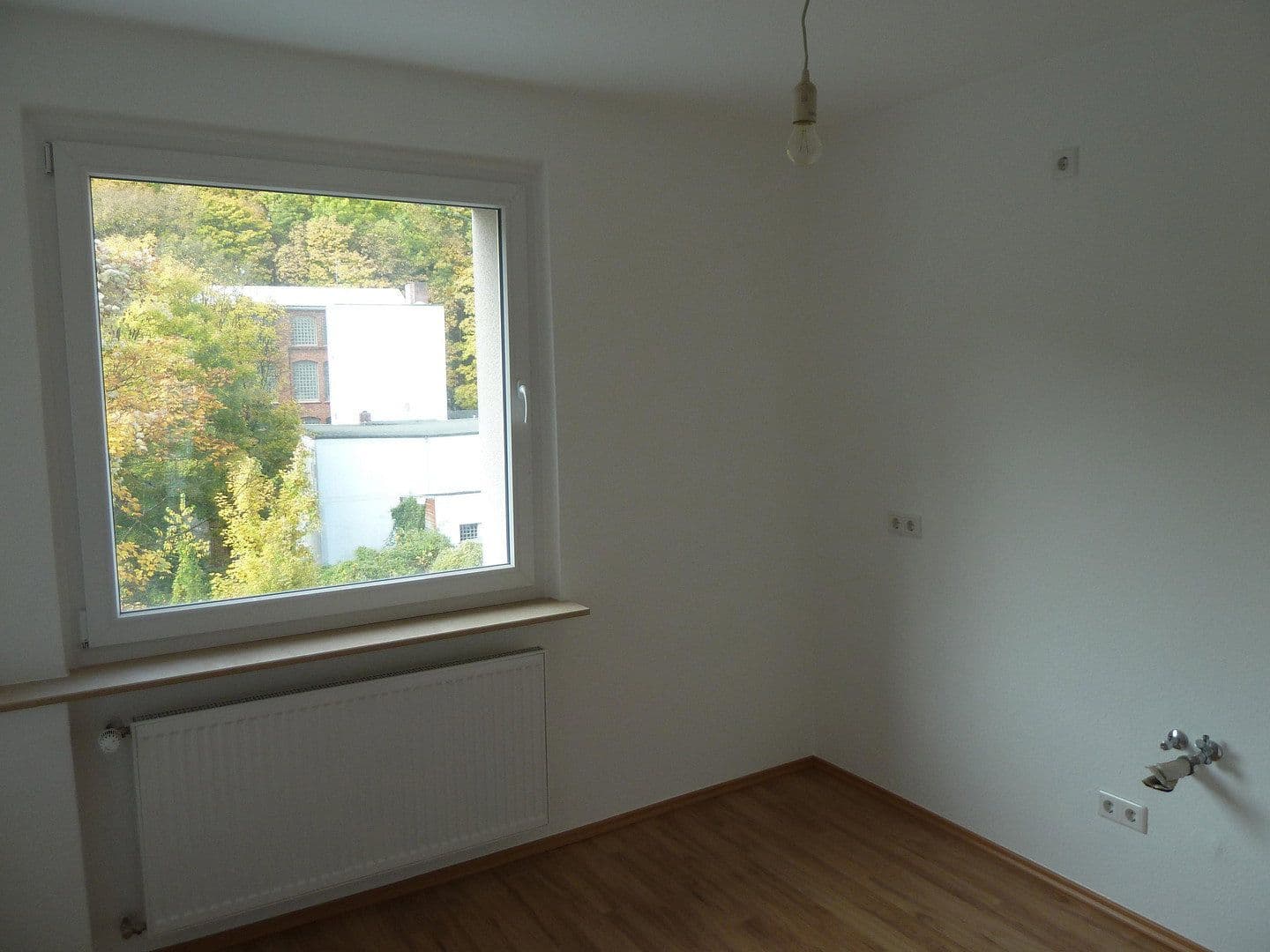 Pronájem bytu 1+1 35 m², Hesselnberg 1, Wuppertal, Severní Porýní-Vestfálsko Pronájem bytu 1+1 35 m², Hesselnberg 1, Wuppertal, Severní Porýní-Vestfálsko