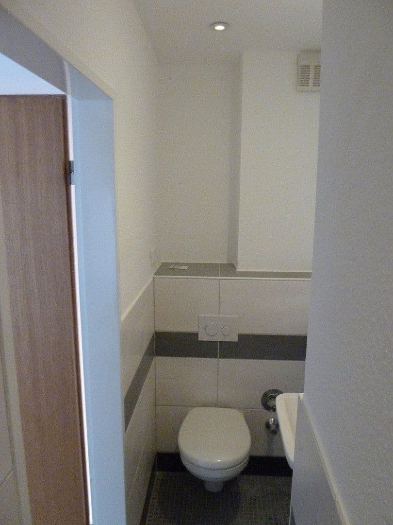 Pronájem bytu 1+1 35 m², Hesselnberg 1, Wuppertal, Severní Porýní-Vestfálsko Pronájem bytu 1+1 35 m², Hesselnberg 1, Wuppertal, Severní Porýní-Vestfálsko
