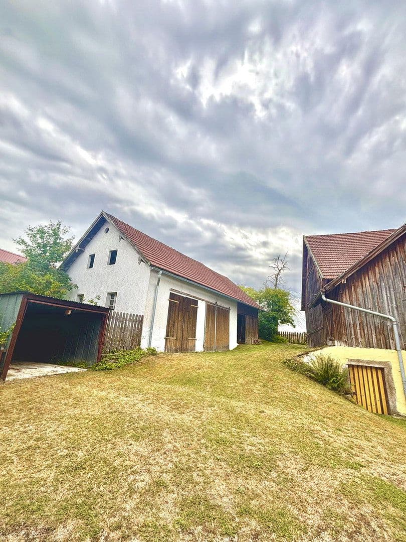 Prodej domu 220 m², pozemek 2.019 m², Uckersdorf 8, Schwarzhofen, Bavorsko Prodej domu 220 m², pozemek 2.019 m², Uckersdorf 8, Schwarzhofen, Bavorsko
