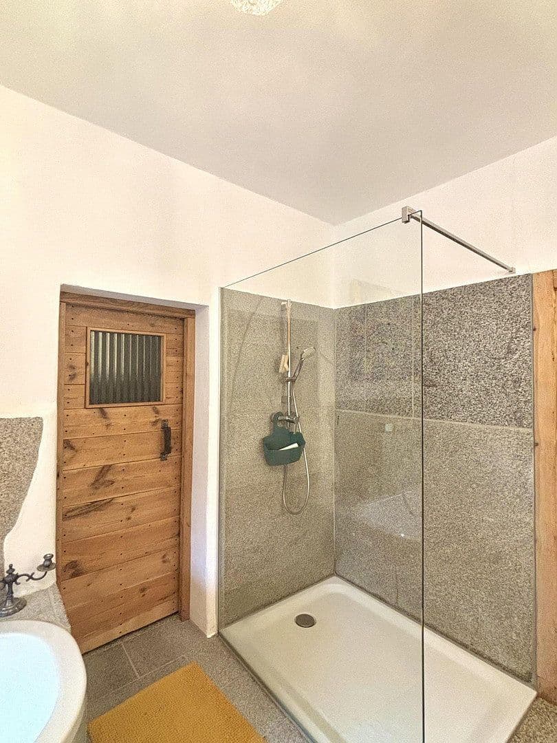 Prodej domu 220 m², pozemek 2.019 m², Uckersdorf 8, Schwarzhofen, Bavorsko Prodej domu 220 m², pozemek 2.019 m², Uckersdorf 8, Schwarzhofen, Bavorsko