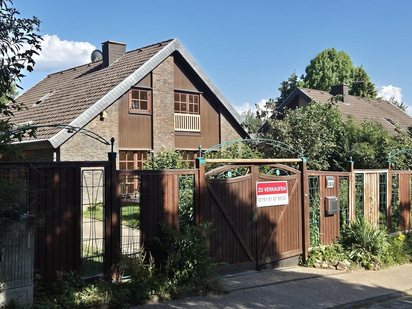 Prodej domu 195 m², pozemek 829 m², Neunkirchen-Seelscheid, Severní Porýní-Vestfálsko Prodej domu 195 m², pozemek 829 m², Neunkirchen-Seelscheid, Severní Porýní-Vestfálsko