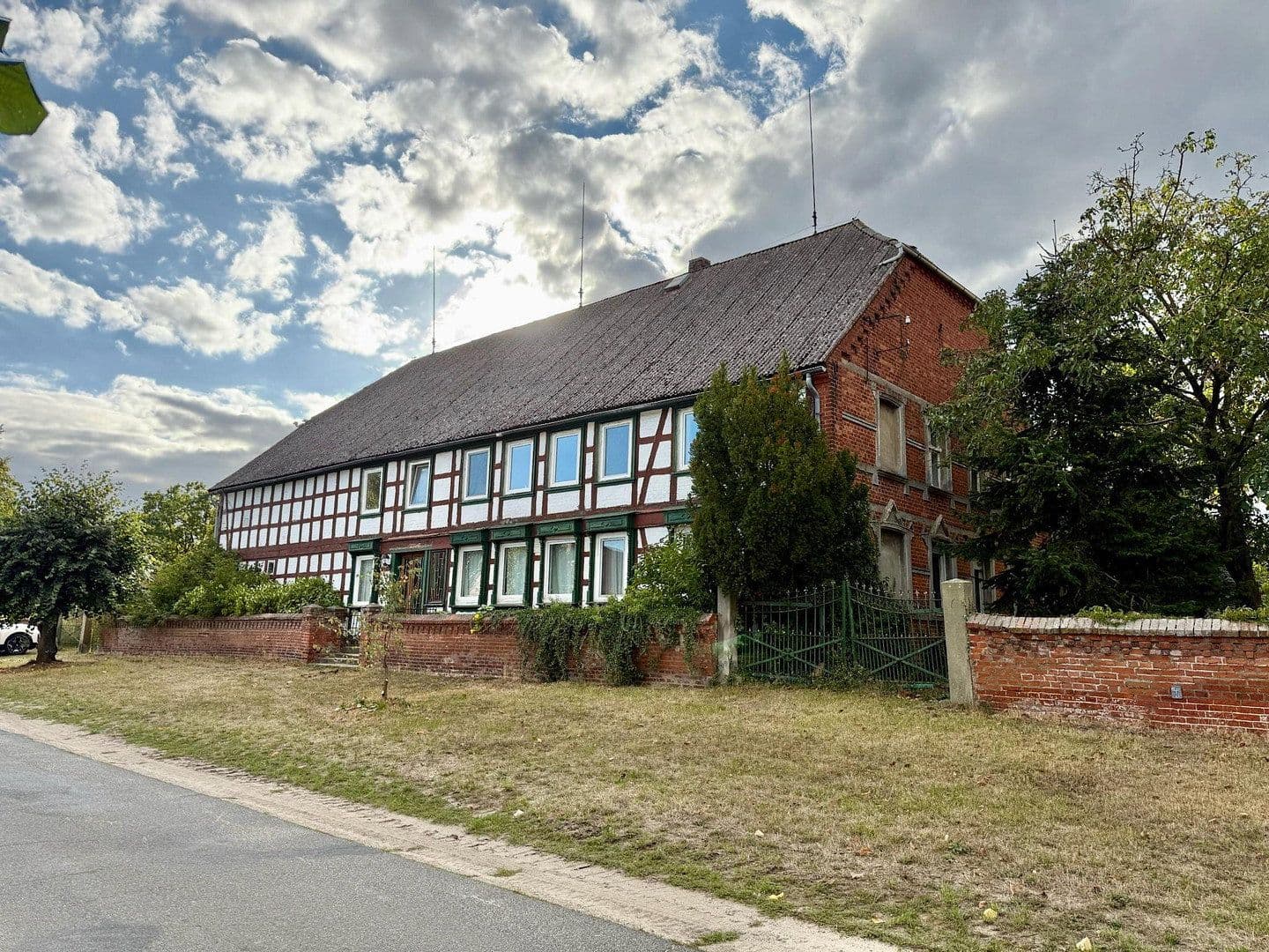 Prodej domu 219 m², pozemek 3.815 m², Lemgow, Dolní Sasko Prodej domu 219 m², pozemek 3.815 m², Lemgow, Dolní Sasko