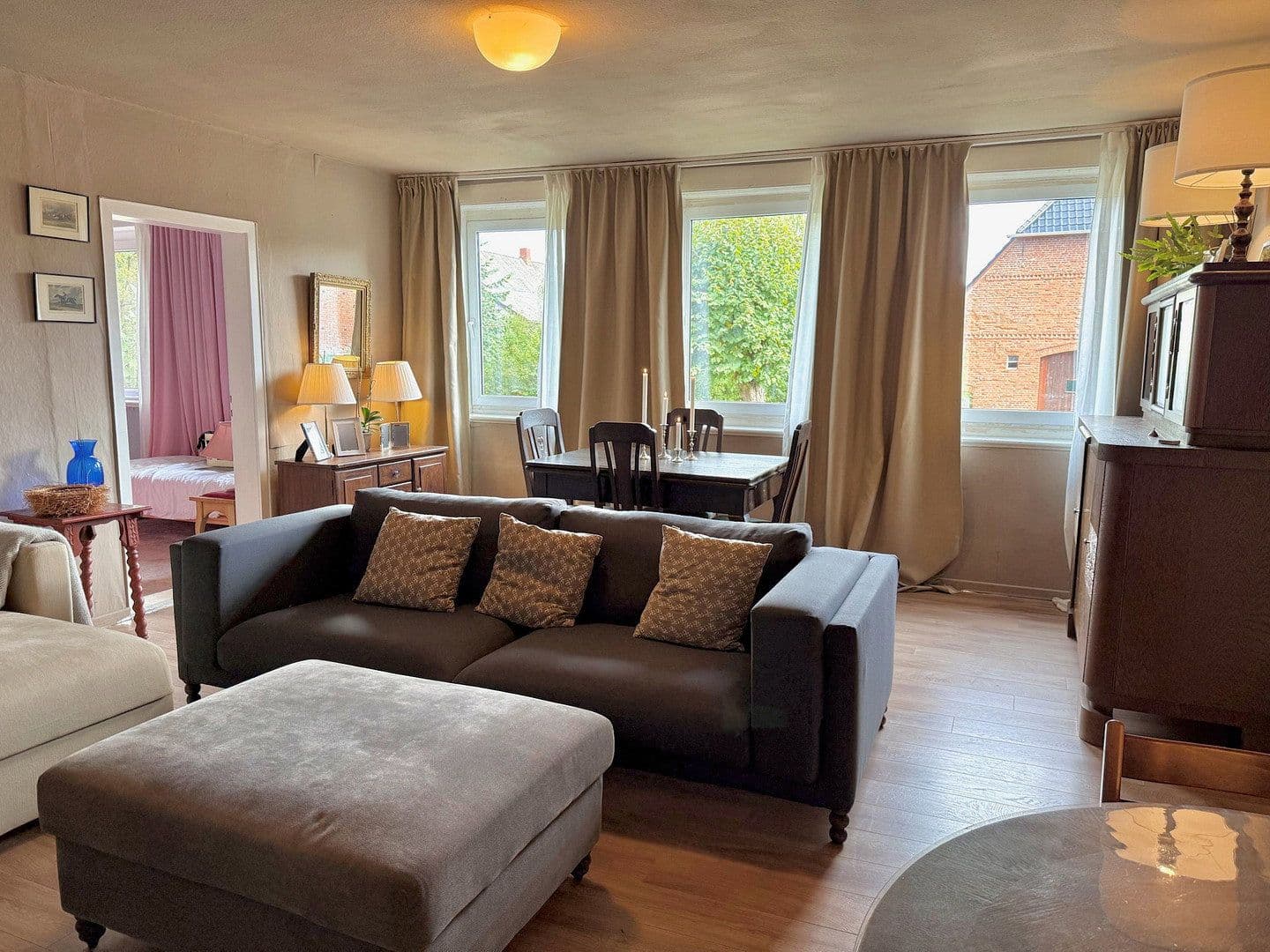 Prodej domu 219 m², pozemek 3.815 m², Lemgow, Dolní Sasko Prodej domu 219 m², pozemek 3.815 m², Lemgow, Dolní Sasko