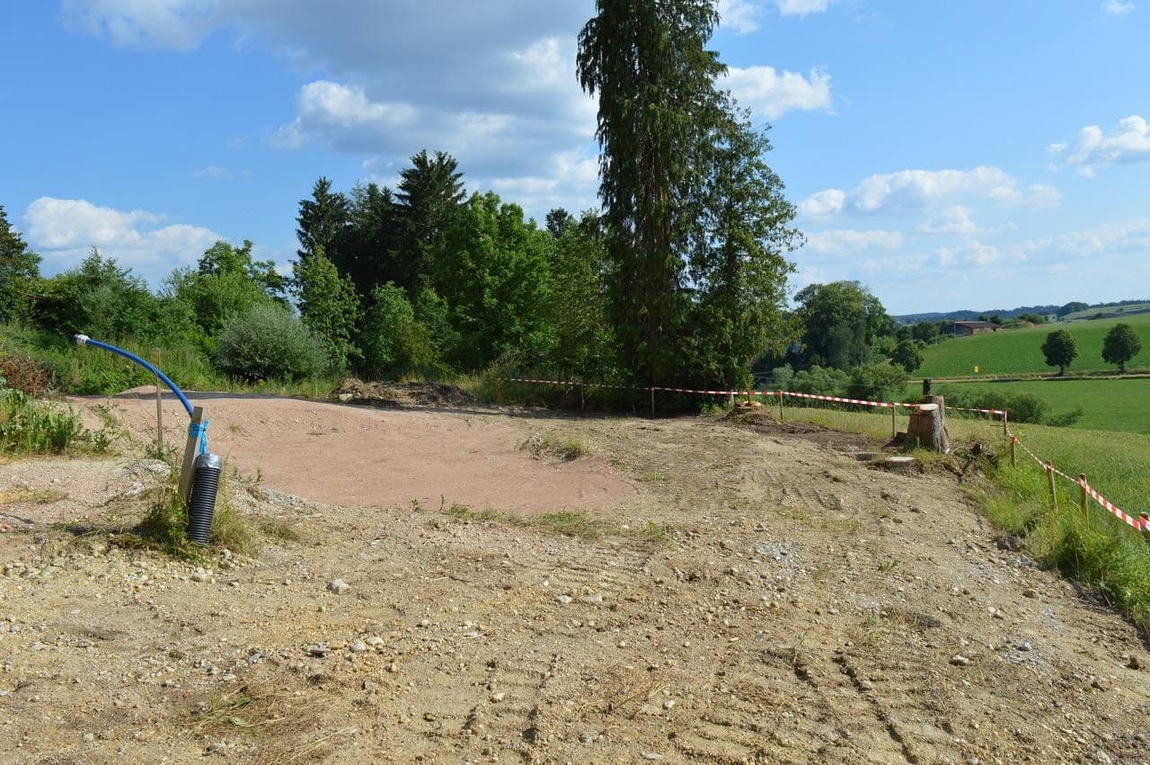 Prodej domu 59 m², pozemek 300 m², Lärchenweg in Triftern im schönen Rottal, Bad Füssing, Bavorsko Prodej domu 59 m², pozemek 300 m², Lärchenweg in Triftern im schönen Rottal, Bad Füssing, Bavorsko