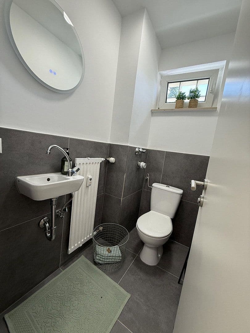 Prodej bytu 3+1 78 m², Bert-Brecht-Straße 14, Wiesbaden, Hessen Prodej bytu 3+1 78 m², Bert-Brecht-Straße 14, Wiesbaden, Hessen