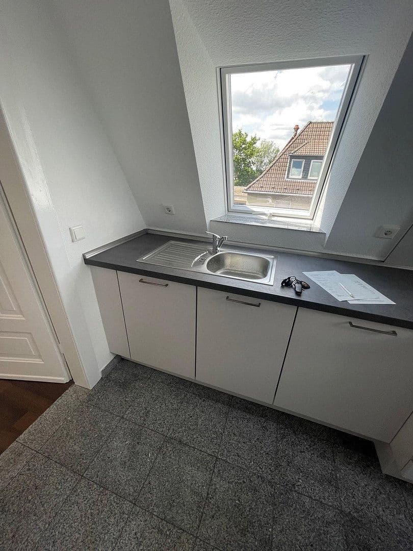 Pronájem bytu 2+1 43 m², Bergische Landstraße 2, Essen, Severní Porýní-Vestfálsko Pronájem bytu 2+1 43 m², Bergische Landstraße 2, Essen, Severní Porýní-Vestfálsko