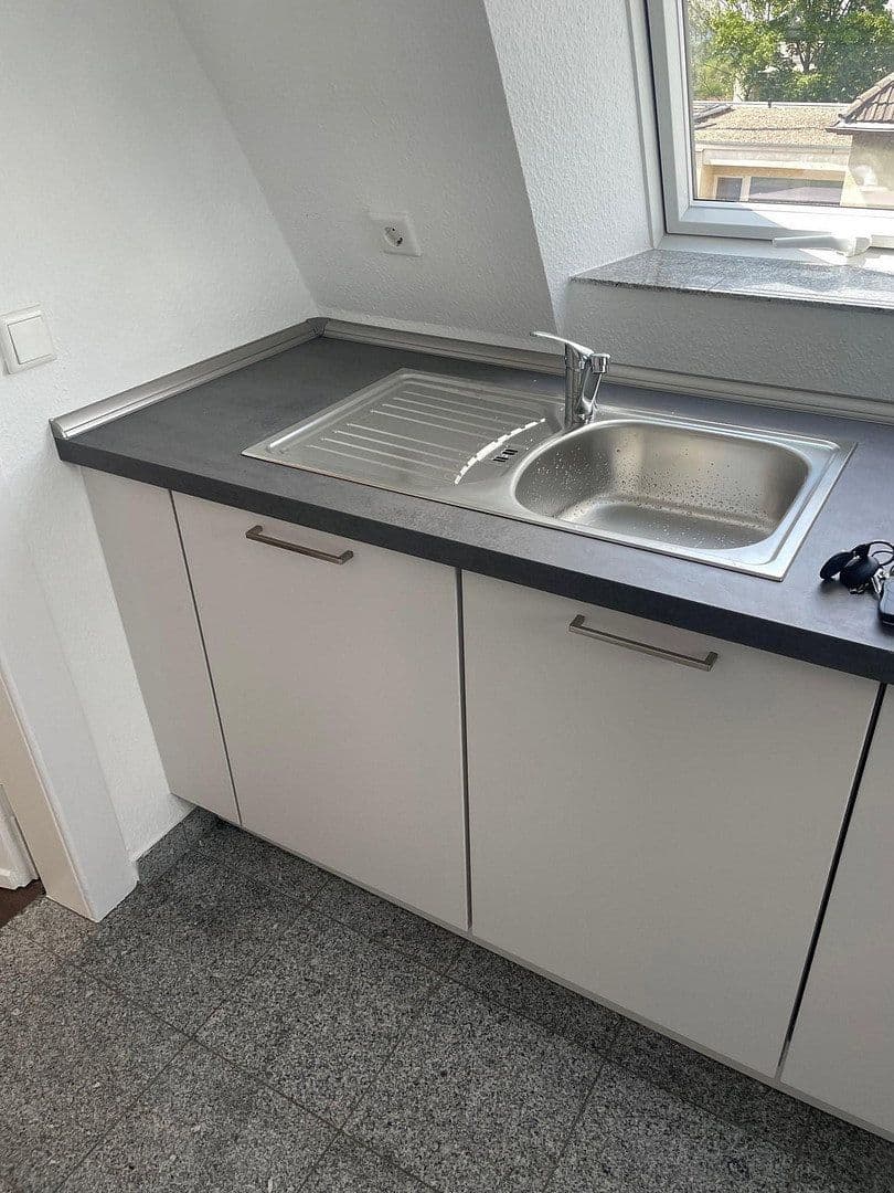 Pronájem bytu 2+1 43 m², Bergische Landstraße 2, Essen, Severní Porýní-Vestfálsko Pronájem bytu 2+1 43 m², Bergische Landstraße 2, Essen, Severní Porýní-Vestfálsko