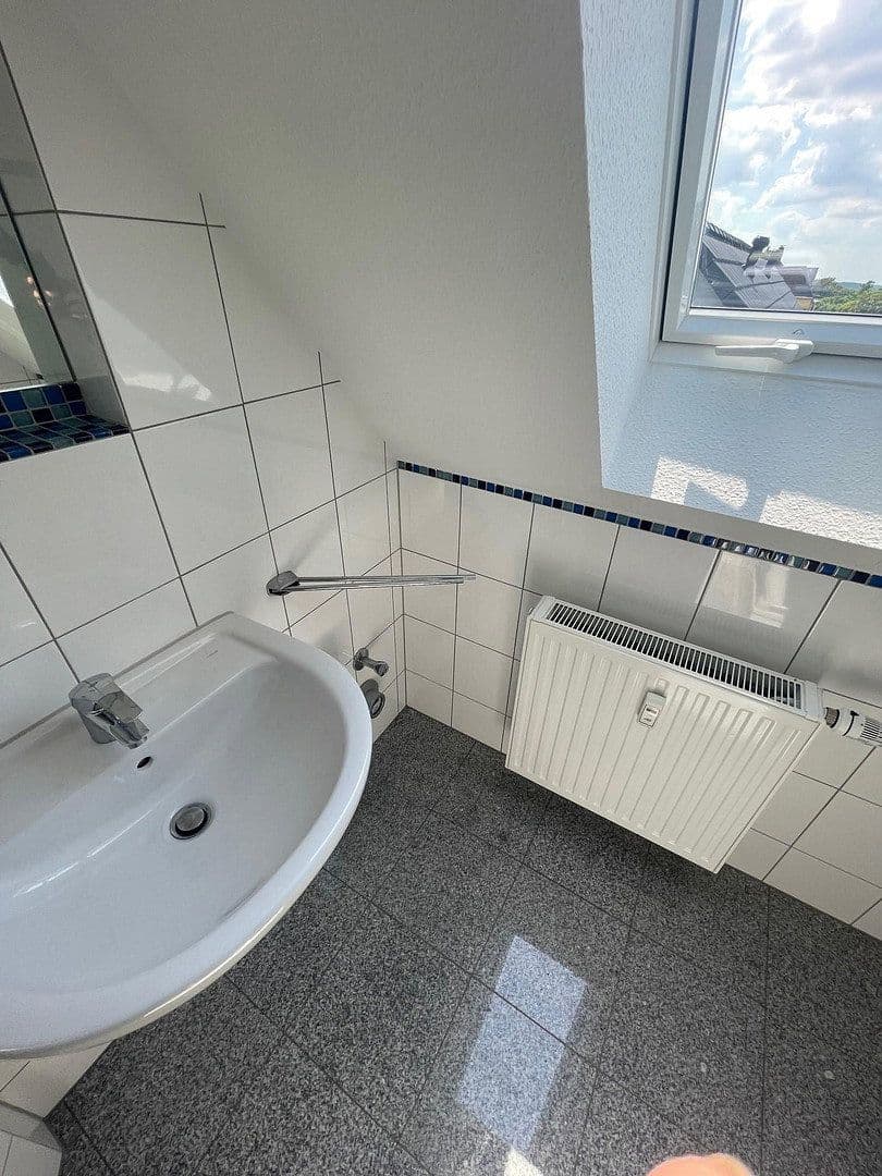 Pronájem bytu 2+1 43 m², Bergische Landstraße 2, Essen, Severní Porýní-Vestfálsko Pronájem bytu 2+1 43 m², Bergische Landstraße 2, Essen, Severní Porýní-Vestfálsko